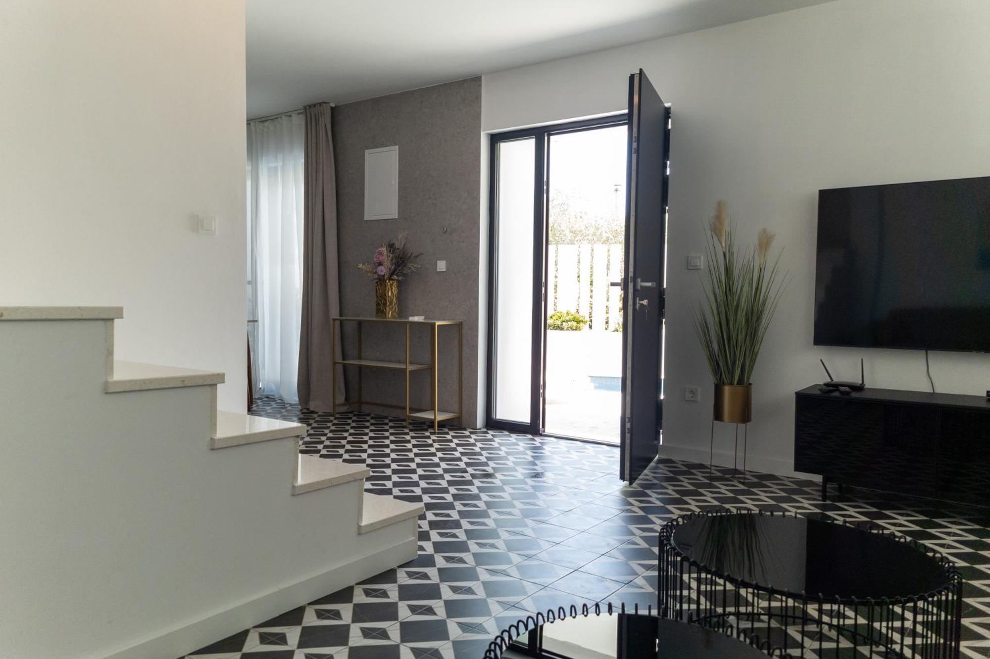 Delta House - Alfa *